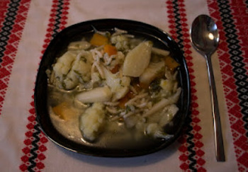 Tüskevár és karfiol leves