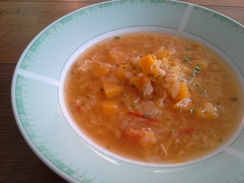 Currys vöröslencse leves savanyú káposztával