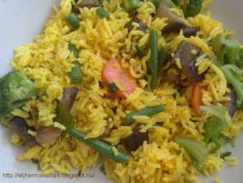 Baszmati rizs zöldségekkel, korianderrel