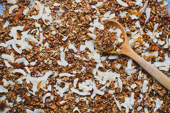 Fűszeres kókuszos quinoa pehely granola (laktózmentes, gluténmentes, vegán)