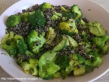 Fekete quinoa brokkolival és cukkinivel