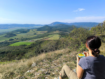 Csods panorma napsttte, szikls hegytetkrl